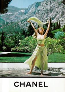 Claudia Schiffer feet photo thumbnail
