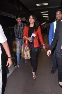 Madhuri Dixit feet photo thumbnail