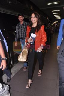 Madhuri Dixit feet photo thumbnail