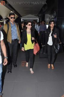 Madhuri Dixit feet photo thumbnail