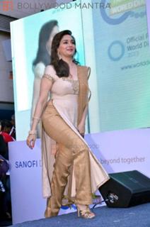 Madhuri Dixit feet photo thumbnail