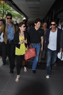Madhuri Dixit feet photo thumbnail