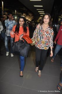 Madhuri Dixit feet photo thumbnail
