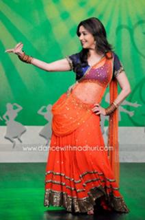 Madhuri Dixit feet photo thumbnail