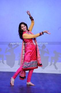 Madhuri Dixit feet photo thumbnail