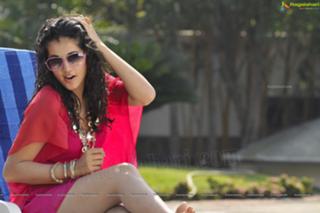 Taapsee Pannu feet photo thumbnail