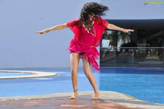 Taapsee Pannu feet photo thumbnail