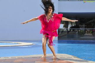 Taapsee Pannu feet photo thumbnail