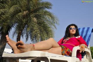 Taapsee Pannu feet photo thumbnail