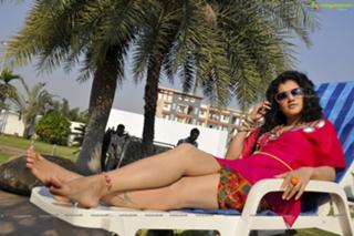 Taapsee Pannu feet photo thumbnail