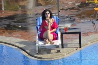 Taapsee Pannu feet photo thumbnail