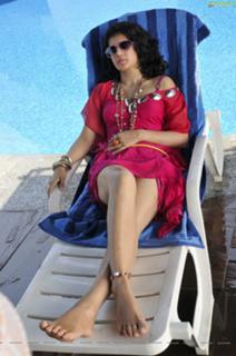 Taapsee Pannu feet photo thumbnail