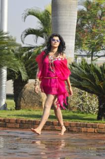 Taapsee Pannu feet photo thumbnail