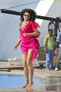 Taapsee Pannu feet photo thumbnail