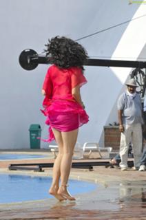 Taapsee Pannu feet photo thumbnail