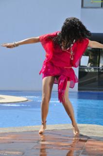 Taapsee Pannu feet photo thumbnail