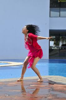 Taapsee Pannu feet photo thumbnail