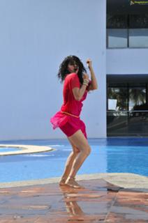 Taapsee Pannu feet photo thumbnail