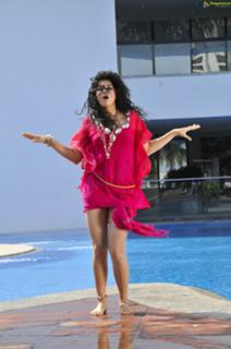 Taapsee Pannu feet photo thumbnail