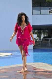 Taapsee Pannu feet photo thumbnail