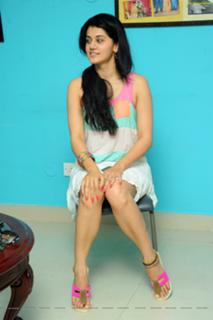 Taapsee Pannu feet photo thumbnail