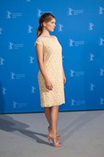 Léa Seydoux feet photo thumbnail