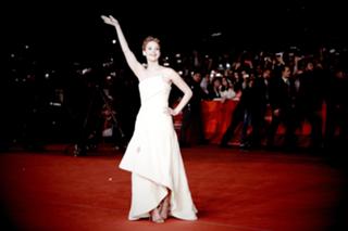 Jennifer Lawrence feet photo thumbnail