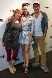 Katy Perry feet photo thumbnail