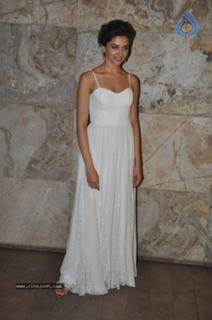 Deepika Padukone feet photo thumbnail