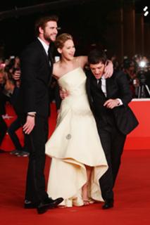 Jennifer Lawrence feet photo thumbnail