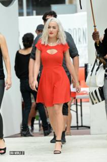 Rita Ora feet photo thumbnail