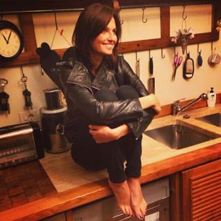 Anna Safroncik feet photo thumbnail