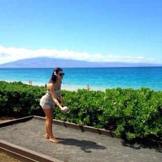 Megan Olivi feet photo thumbnail
