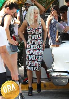Rita Ora feet photo thumbnail