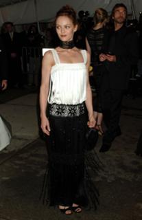 Vanessa Paradis feet photo 3