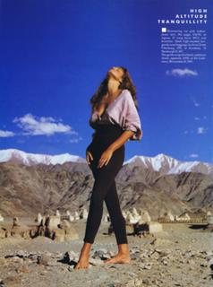 Cindy Crawford feet photo thumbnail