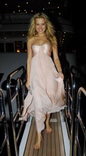 Petra Nemcova feet photo thumbnail