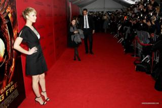 Jennifer Lawrence feet photo thumbnail