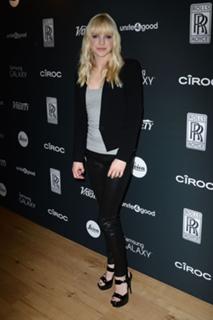 Anna Faris feet photo thumbnail