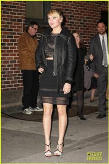 Jennifer Lawrence feet photo thumbnail