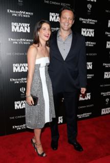 Cobie Smulders feet photo thumbnail