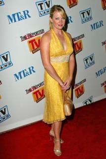 Melissa Joan Hart feet photo thumbnail