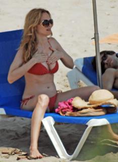 Heather Graham feet photo thumbnail