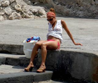 Eva Mendes feet photo thumbnail