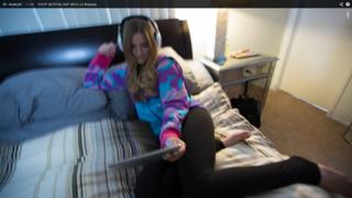 Justine Ezarik feet photo thumbnail