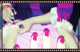 Andrea Legarreta feet photo thumbnail