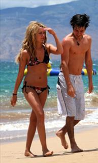 Ashley Tisdale feet photo thumbnail