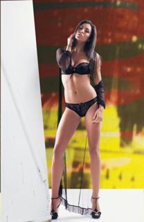 Elisabetta Gregoraci feet photo thumbnail