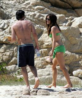 Kate Beckinsale feet photo thumbnail