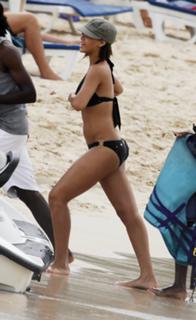 Rihanna feet photo thumbnail